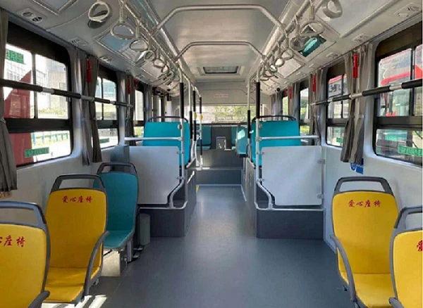 Koolstofvezel composiet lichtgewicht nieuwe energiebus onthuld in Jiaxing, Zh...